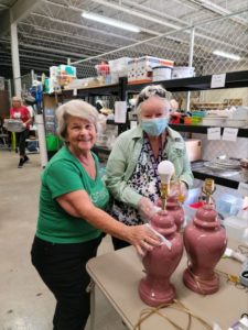 Club Supports New Life Warehouse for Home Insecure