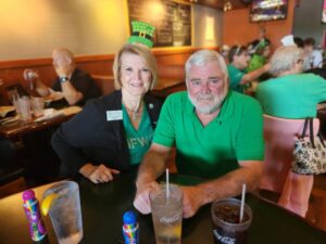 (l-r) Club President Elayne Bassinger & First Husband, Hall Bassinger