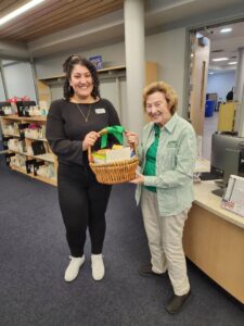 Club Thanks Land O Lakes Library Staff